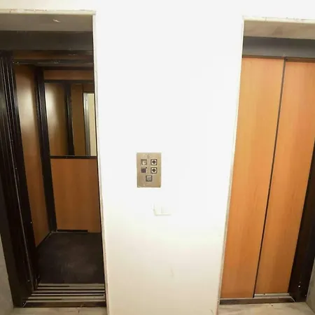 Tirana Yellow Apartment Exterior photo
