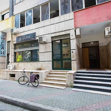 Tirana Yellow Apartment Exterior photo