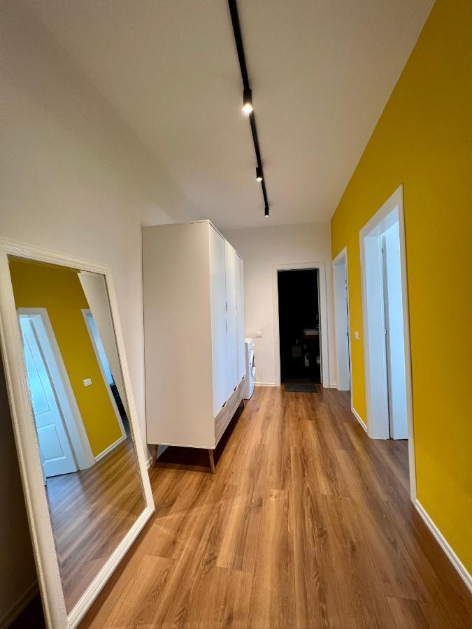Apartment Yellow
